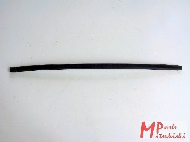 Zierleiste seitlich rechts Frontscheibe, OEM Mitsubishi, Neu, Mitsubishi L300 P0/1/2_W,, MB419916