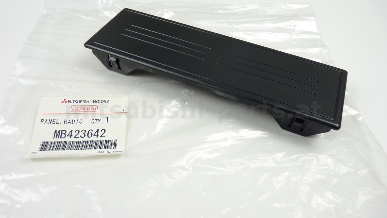 Blinddeckel Radioschacht, OEM Mitsubishi, Neu, 3000GT Z16A, Sigma F, MB423642