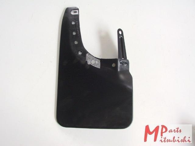 Schmutzfänger hinten links, OEM Mitsubishi, Neu, Mitsubishi Lancer C60/70A,, MB567801