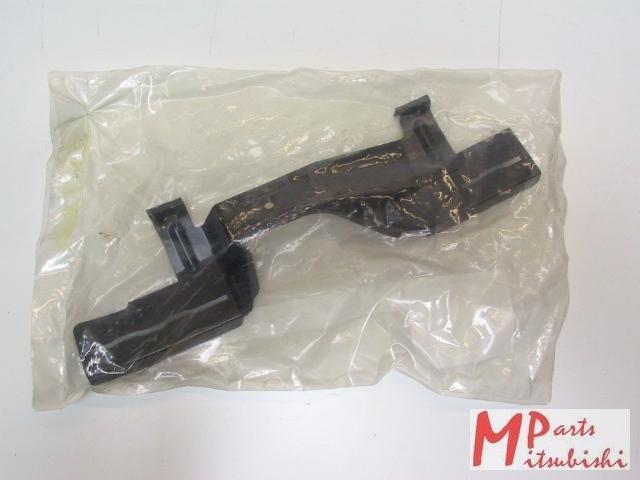 Halter Stoßstangenverkleidung hinten links, Neu, Mitsubishi Space Star DG0A,, OEM OEM Mitsubishi, MR328187
